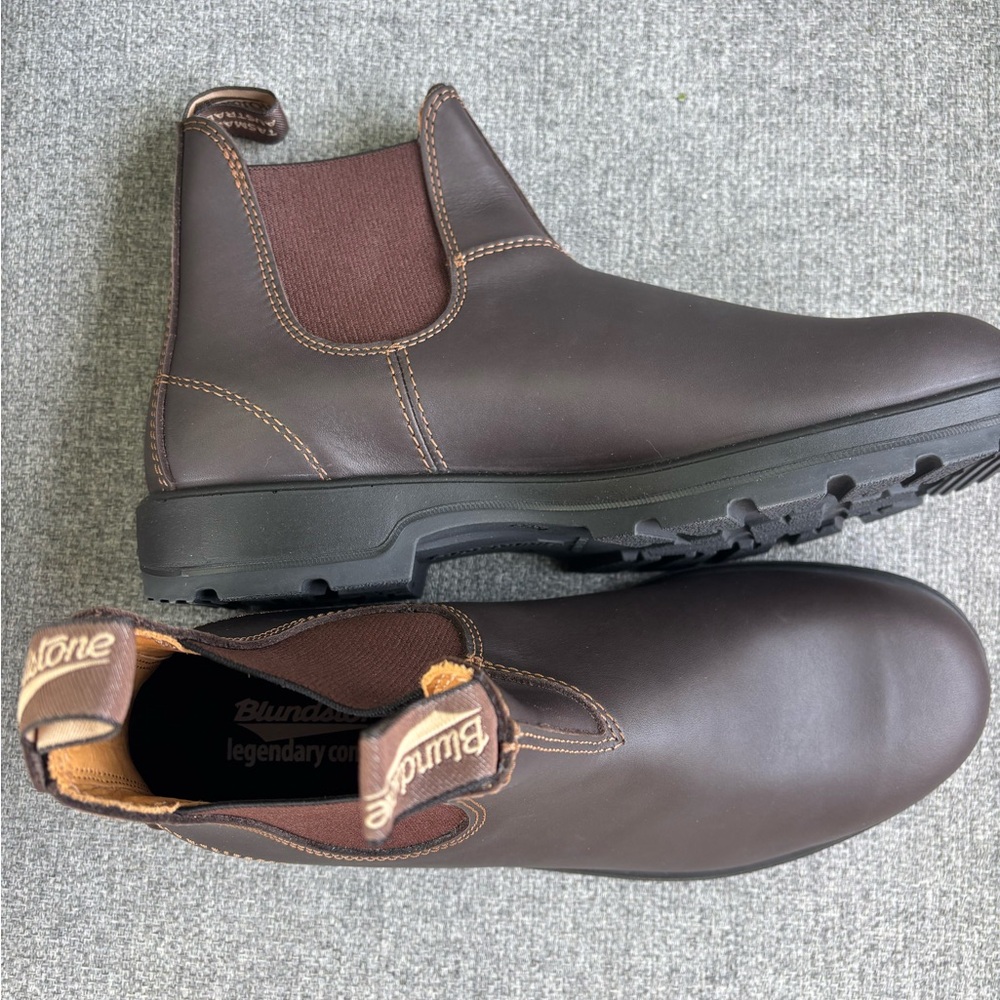 Blundstone Brown Chelsea Boots with Durable Rubber Soles